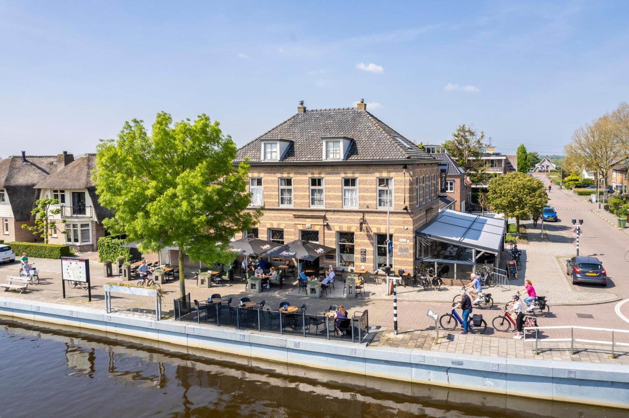 Hotel Over De Brug Haastrecht Esterno foto